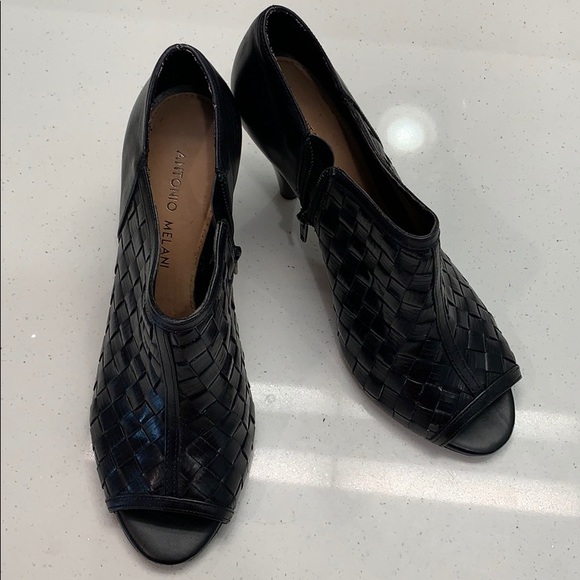 EUC Antonio Melani Black Dress Booties Sz 8 - Picture 2 of 9